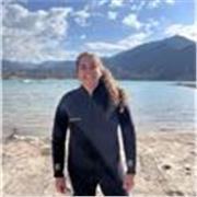 Profesora especializada en biología en dar clases online