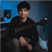 A qualified and professional guitarist offering personalised guitar lessons for all levels