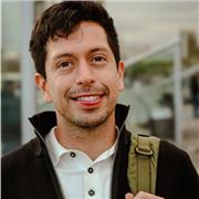 Henry Mauricio Reyes Garcés es doctorando en Derecho, Economía y Empresa por la Universidad de Girona.