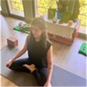 Profesora titulada de Yoga con mas de 10 años de experiencial.