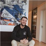 Learn Differently – With a Global Educator Who Breaks the Mold!