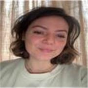 Professionnelle du marketing diplômée avec plus de 5 ans d'expérience donne cours