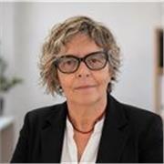 Profesora de Administración y Gestión con experiencia profesional en empresa