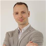 Profesor de marketing, estrategia de negocio y comunicación empresarial. Doy clases tanto a estudiantes como a profesionales.