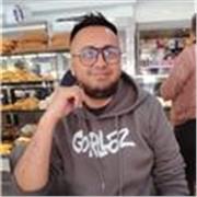 Spanischlehrer, spanische Muttersprachlerin mit mehrjähriger Erfahrung. Beruf: Wirtschaftsingenieurin, Expertin für kolumbianische