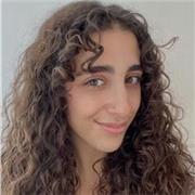 Profesora que imparte clases particulares de Lengua Castellana y Literatura a niños de primaria