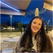 Soy una estudiante de derecho que tiene el C1 de inglés y bueno, también puedo dar clases de gallego, lengua, historia, etc