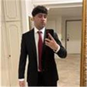 Studente del quinto anno di liceo classico presso il liceo Dehon di Monza