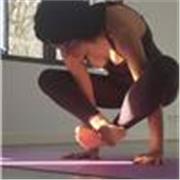 Profesora de Hatha Yoga y Ashtanga Vinyasa yoga. Certificada por yoga Alliance 500ytt