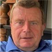 I give conversational English lessons.. the main aim is to build your confidence in your English 