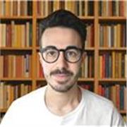 Laureato in filologia del mondo antico impartisce lezioni di greco antico e latino online