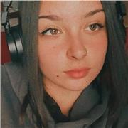 Profesora de primaria apta para niños desde primero hasta sexto