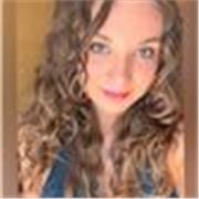Diplomata al Liceo delle Scienze Umane e al primo anno di Scienze dell’Educazione, offro di materie umanistiche.