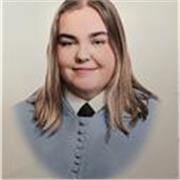 Graduada en Estudios Ingleses y con master de profesorado, da clases de Ingles de ESO y Bachillerato en zona Uribe Kosta
