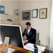 Dottore in Giurisprudenza, abilitato alla professione forense offre ripetizioni in diritto civile, processuale civile, commerciale, tributario, diritto penale