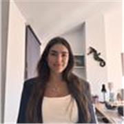 Profesora de Inglés graduada en Estudios Ingleses y Máster en Formación del Profesorado, con experiencia internacional en EE. UU.