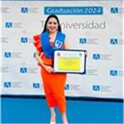Profesora titulada en Linguística con más de cuatro años de experiencia, impartiendo clases de forma presencial y online. 