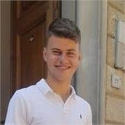 Lezioni di calcio interattive per bambini e ragazzi con supporto personalizzato e obiettivi chiari