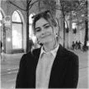 Architect offering efficient AutoCAD lessons for students and graduates