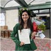 Insegnante di inglese (C2) e spagnolo (C1), offre ripetizioni su misura per studenti di ogni età. Lezioni dinamiche e pratiche!

