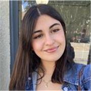 Estudiante universitaria, tengo el nivel C1 de inglés, puedo dar clases a niños de primaria, secundaria o bachillerato.