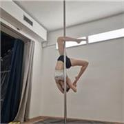 Insegnante pole dance, certificata Csen. Lezioni su misura di pole, flexy, potenziamento