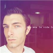 Profesor joven para niños informatica