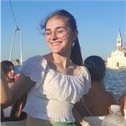 Alumna de Bachillerato científico con media de 9.14 en secundaria. También alumna de 4° de enseñanzas profesionales en el conservatorio
