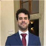 Profesor nativo graduado en derecho en Italia, llevo años trabajando en clases particulares.