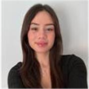 Soy estudiante, pero todo lo que sea dar clases sobre la eso, primaria, infantil, guardería…  Estoy totalmente capacitada.