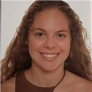 Imparto clases de apoyo para jóvenes estudiantes que necesiten ayuda con inglés. Soy una persona paciente y simpática con muchas ganas de ayudar!