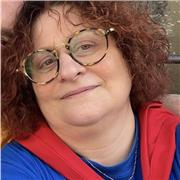 Insegnante di sostegno impartisce lezioni, aiuto compiti per bambini della primaria e scuola secondaria di primo grado