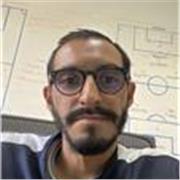 Director técnico y analista profesional imparte clases de fútbol