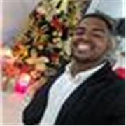 Profesor de matemáticas y física con experiencia en impartir clases a niños y adolescentes en modalidad virtual