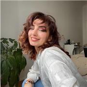English teacher with experience with all age groups. Grammar, writing, speaking, reading, listening, exam-oriented classes