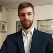 Studente universitario impartisce lezioni di italiano, storia, geografia e latino a ragazzi delle scuole medie e superiori