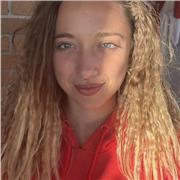 Profesora de psicología básica imparte clases personalizadas