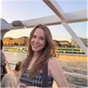 Graduada en el Bachillerato Internacional cursando matemáticas, biología y química en nivel superior