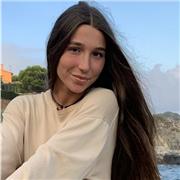 Soy estudiante de Química en el Instituto Químico de Sarrià y doy classes de química nivel primaria, ESO y bachillerato