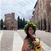 Laureanda in filologia classica offre lezioni di latino per scuola superiore e università. Contattatemi per maggiori informazioni