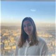 Profesora certificada de Inglés como segundo idioma con 2 años de experiencia trabajando con estudiantes de primaria y secundaria.
