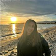 Soy estudiante de traducción e interpretación, mi especialidad son los idiomas, como el español, francés, árabe e inglés.