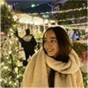 Profesora nativa de español imparte clases a extranjeros de todas las edades