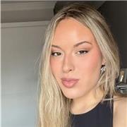 Estudiante de medicina, ofrece enseñanza a domicilio a niños primaria, biología y matemáticas de eso, con experiencia en el trato con los niños y apoyo escolar. Precios muy asequibles