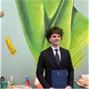 Laureando in Biotecnologie farmaceutiche, posso svariare dalla biologia alla chimica