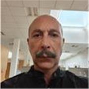 Si impartiscono lezioni di economia, economia aziendale e ragioneria a studenti di istituti tecnici