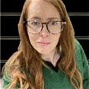 Socióloga con el CAP y con amplia experiencia trabajando en marketing y desde septiembre también impartiendo clases de marketing.