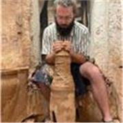 Laureato in Biotecnologie, con esperienza in aziende farmaceutiche impartisce lezione di scienze, biologia, microbiologia, chimica