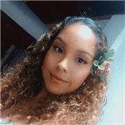 Profesora de inglés que imparte clases a alumnos de 5-15 años