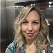 Profesora nativa con 6 años de experiencia dando clases de ofrece para clases online de conversación o para principiantes.